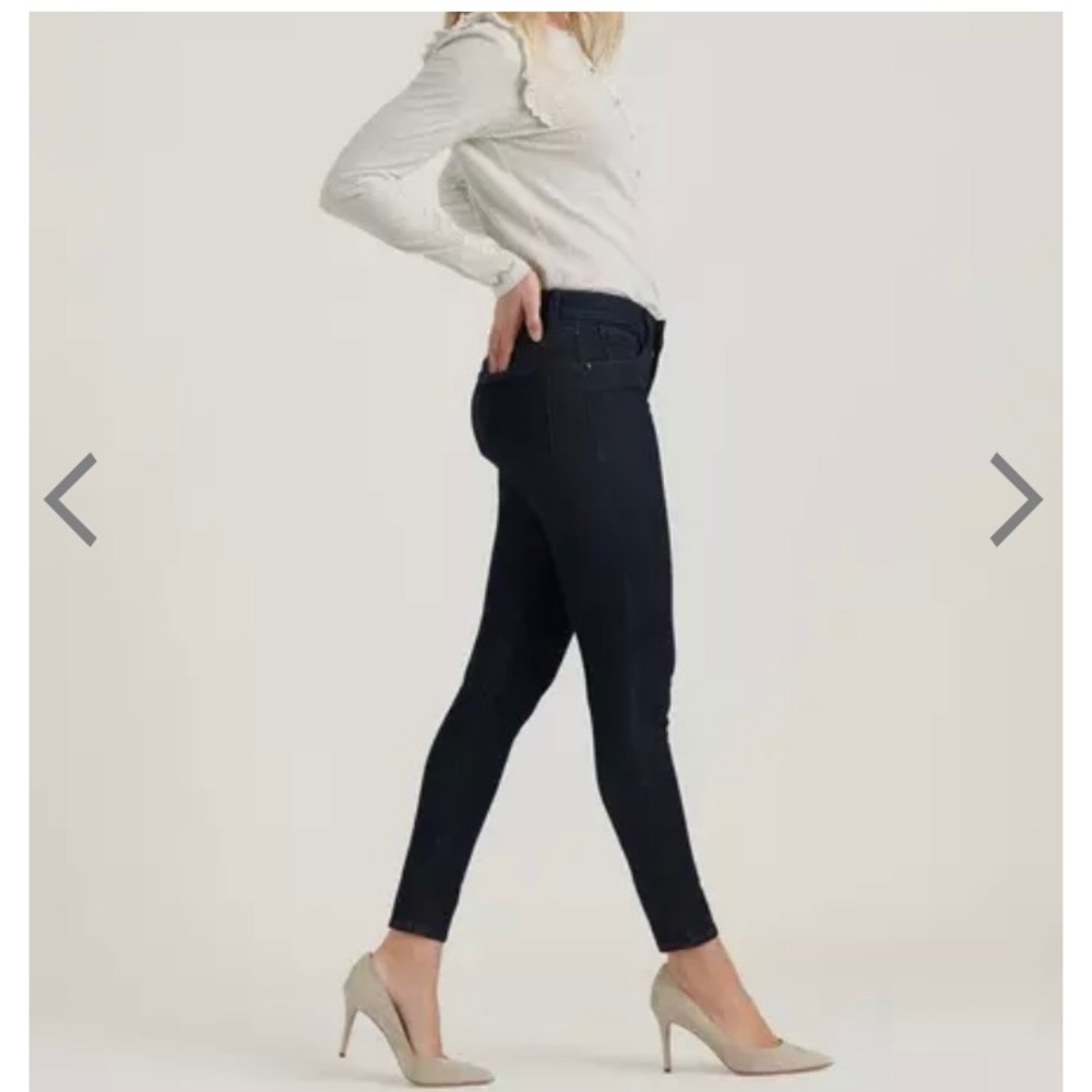 Brand New Lucky Brand Jeans-size 25